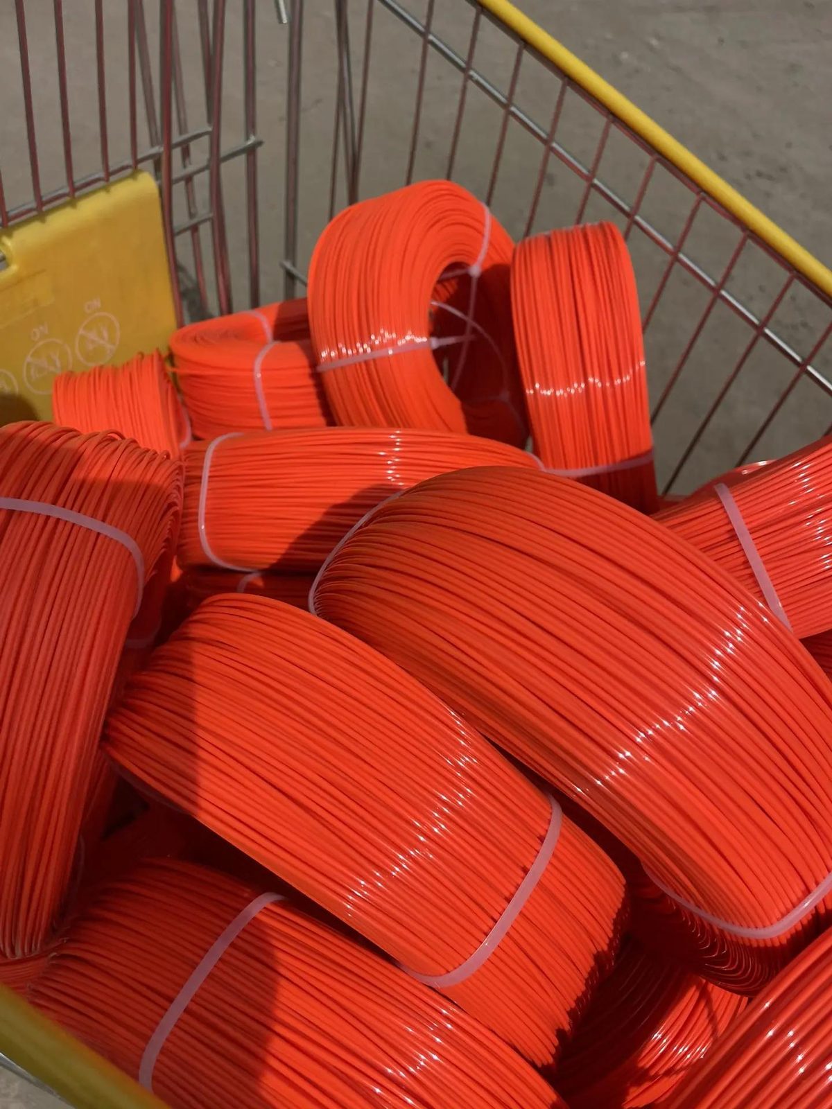 PETG-филамент «Гексалит» — Флуоресцентный оранжевый — Фото со склада